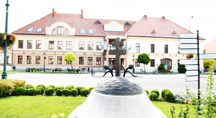 Jászfényszaru: vajon mennyit látunk a múltból, és mennyit a jövőből? - galériával