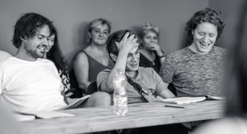 Lidércek, Shaxpeare, delírium – Bodó Viktor újra az Örkény Színházban rendez