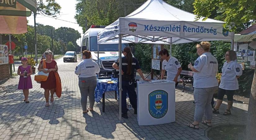 A Szelidi-tónál adtak tanácsokat a kalocsai zsaruk