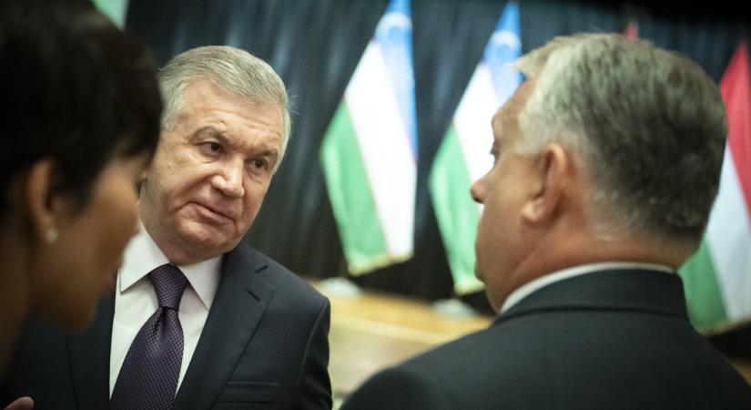 „Orbán Viktor nincs abban a helyzetben, hogy más jellegű társaságot invitáljon”