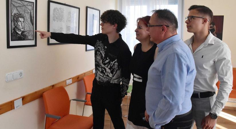 Huszonhat művész alkotásai láthatók a IX. Jászfényszarui Művésztelep tárlatán