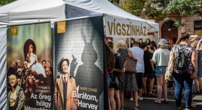 Kedvezményesen válthatunk jegyet a Vígbe a TeFeszten és a Pozsonyi Pikniken