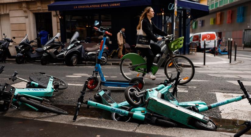 Eltűnnek az elektromos rollerek a francia fővárosból