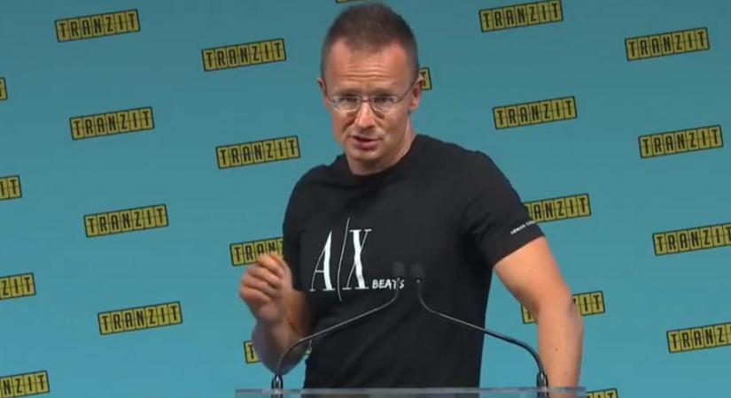 Szijjártó: Azok próbálnak minket oroszbarátsággal vádolni, akiknek ölükbe hullt és ajándékként kapták a szabadságot?!