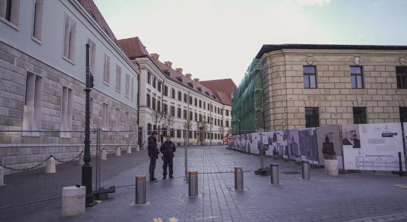 Újabb 4,4 milliárdot kap a Várnegyedben készülő irodákra az új Pénzügyminisztériumot felújító két cég