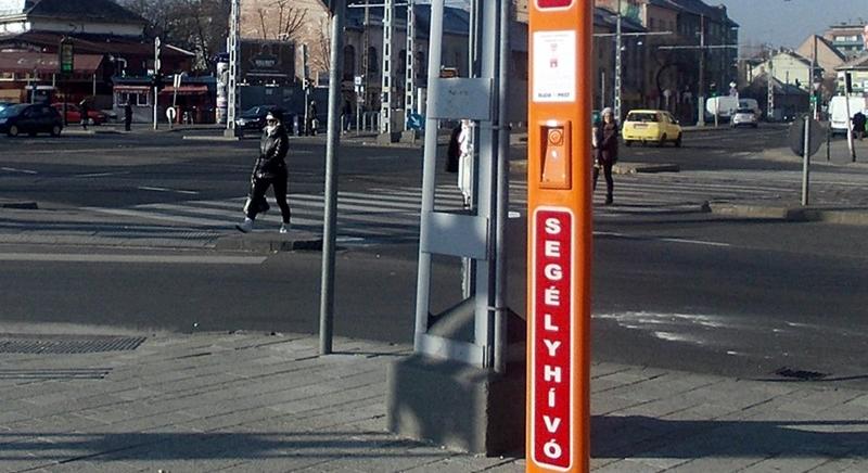 Leszerelik a 300 millióból telepített segélyhívó oszlopokat Budapesten