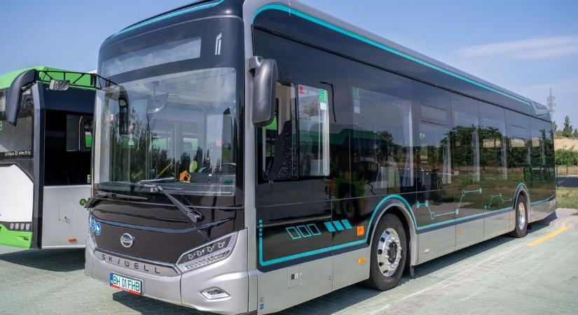 Kínai tesztbuszt próbálnak ki Pakson