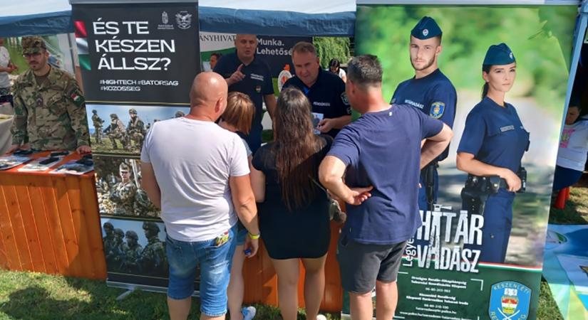 Határvadásznak, rendőrjárőrnek és iskolaőrnek is lehet jelentkezni