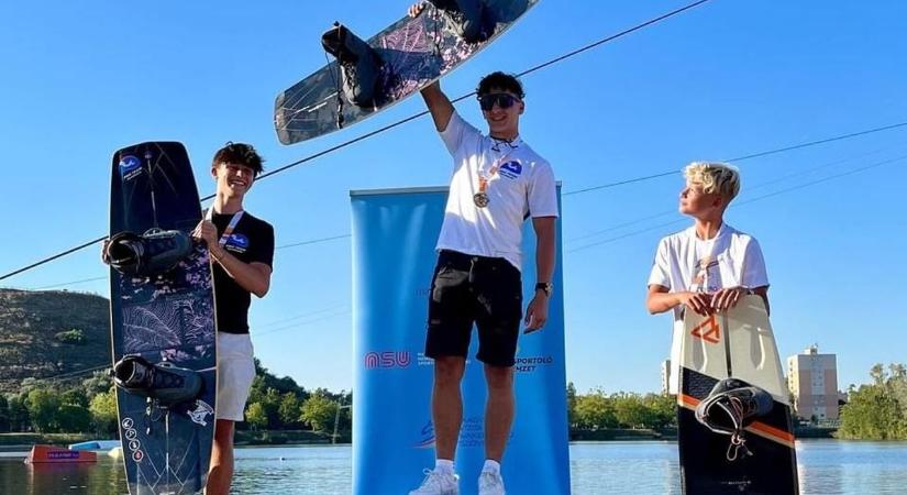 Kiválóan repkedtek a víz felszínén: aranyérmeket szereztek a pécsiek a népszerű versenyen