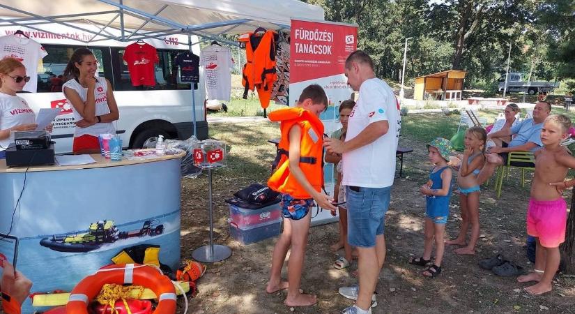 Újraélesztés tanulhattak a révfülöpi Vízimentőnapon
