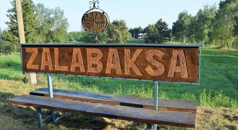 Szelfipadot adtak át Zalabaksán