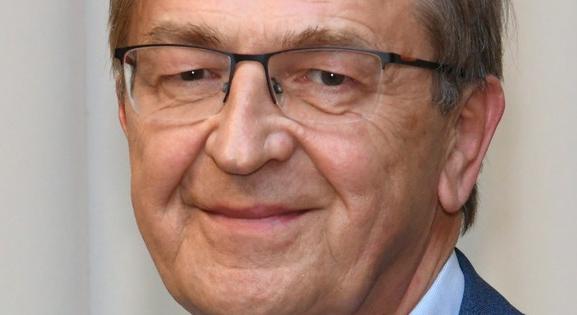 Szakértő: a kormány átveri a fogyasztókat a számlákon látható összeggel