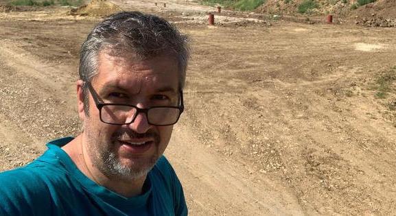 Hadházy Ákos figyelmébe! Novák Katalin átadta, de 400 millió forintért áll üresen a barcsi turisztikai központ
