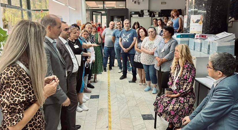Sztrájkkal fenyegetőznek a pénzügyminisztériumi intézmények alkalmazottai