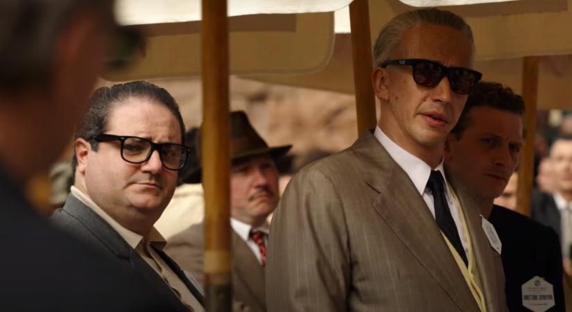 Alig ismerünk rá Adam Driverre a Ferrari-film előzetesében