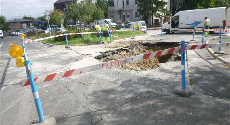 Csőtöréslavinát győztek le a vízművek munkatársai