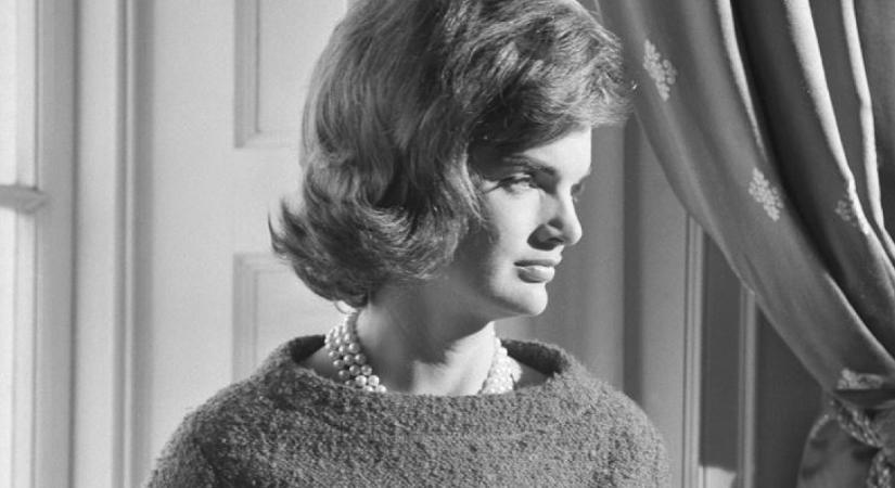 Sötét titkot rejt Jackie Kennedy legendás ruhája: az ikonikus rózsaszín kosztüm külön történelmet írt