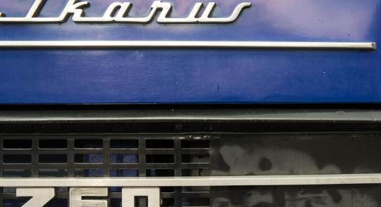 Retro busz jár a 105-ös vonalán vasárnap