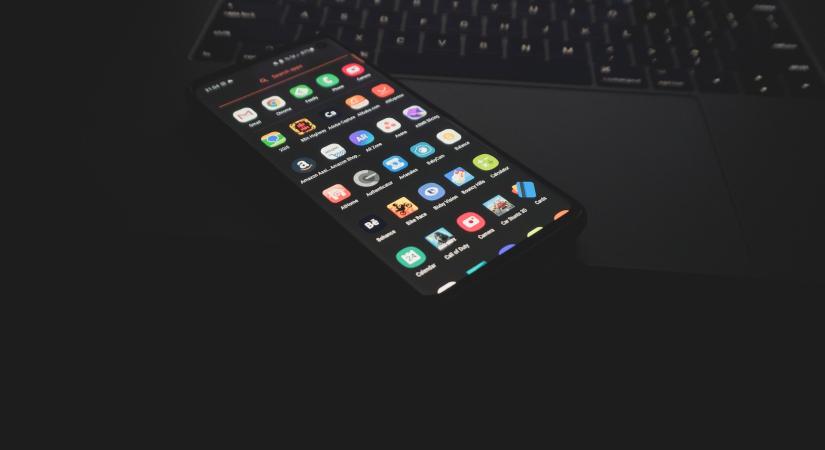 A legnépszerűbb telefonok Magyarországon a nyári eladások alapján