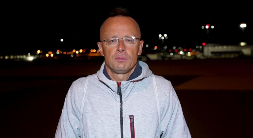 Szijjártó: A kormány továbbra sem enged a nyomásnak a fegyverszállítások finanszírozásának ügyében
