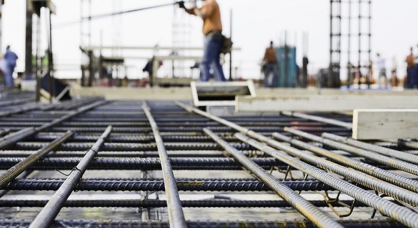 Tizenkilenc nemzetgazdasági ágból tizenötben csökkent a beruházási teljesítmény