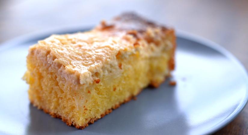 Poharas körtés-tejfölös sütemény