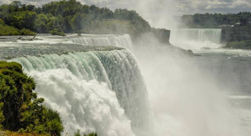 A 63 éves tanítónőt hordóban gurították le a Niagarán, de túlélte - A Niagara-vízesés legkülönösebb története
