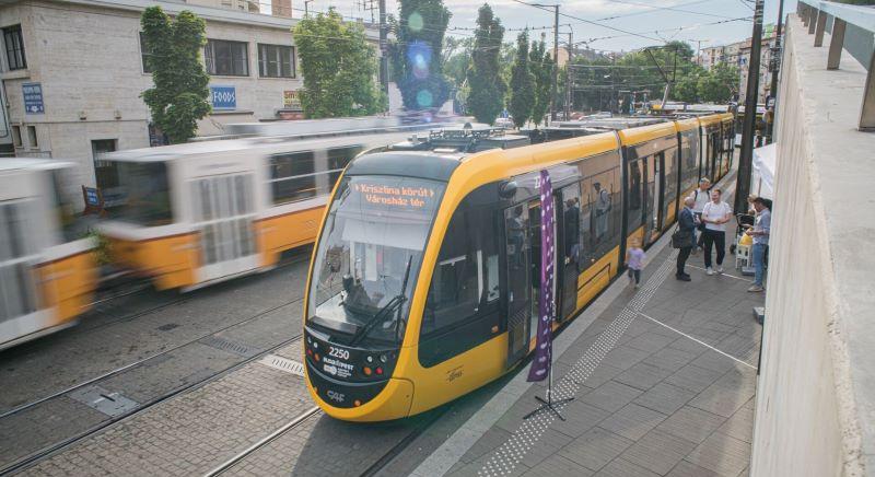 Tanévnyitóra már modern villamosokkal utazhatnak a hűvösvölgyiek