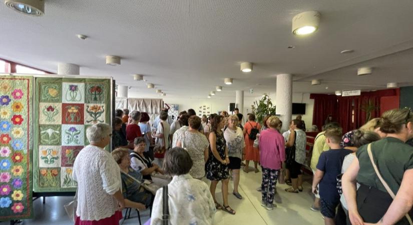 Közös csoda – szakkörök munkáiból nyílt kiállítás