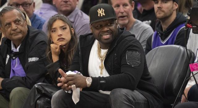 50 Cent is elhajította a mikrofont a koncerten, homlokon vert vele egy nőt