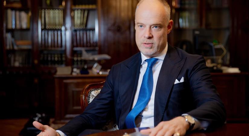 Szalay-Bobrovniczky Kristóf: egyedül Magyarország kiált tűzszünetért és békéért