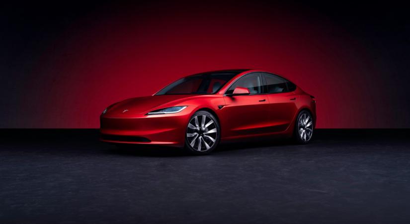 Magyarországon is megjelent a Tesla nagy dobása: ennyibe kerül itthon az új, ráncfelvarrott Model 3