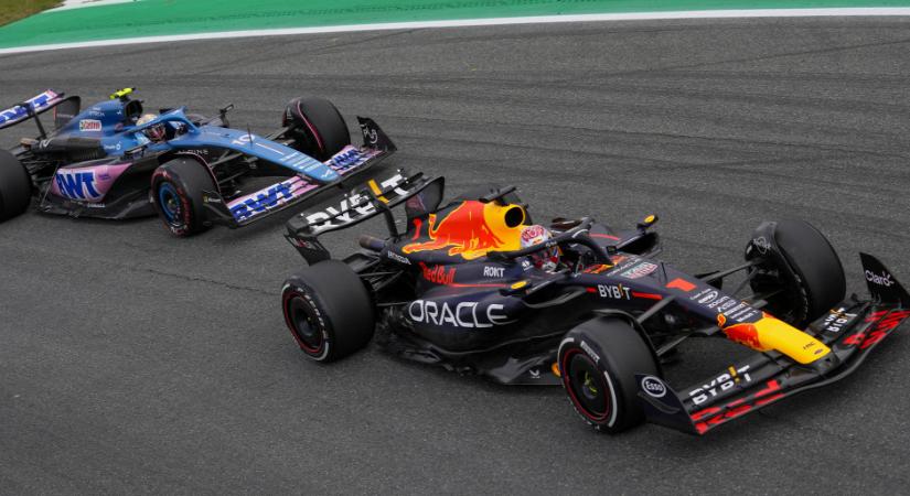 Súlyos problémák és Verstappen különös taktikája az Olasz Nagydíj nyitányán