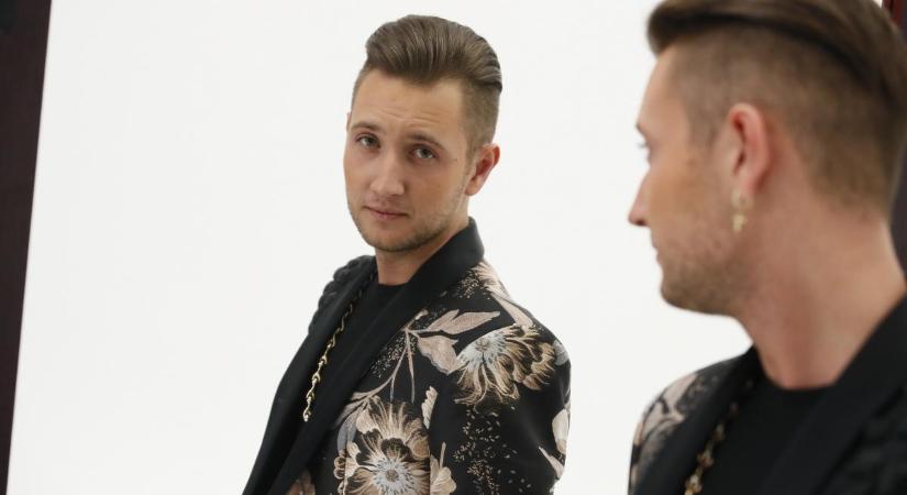 Több rajongó is magára tetováltatta Peter Srámek aláírását és szövegeit