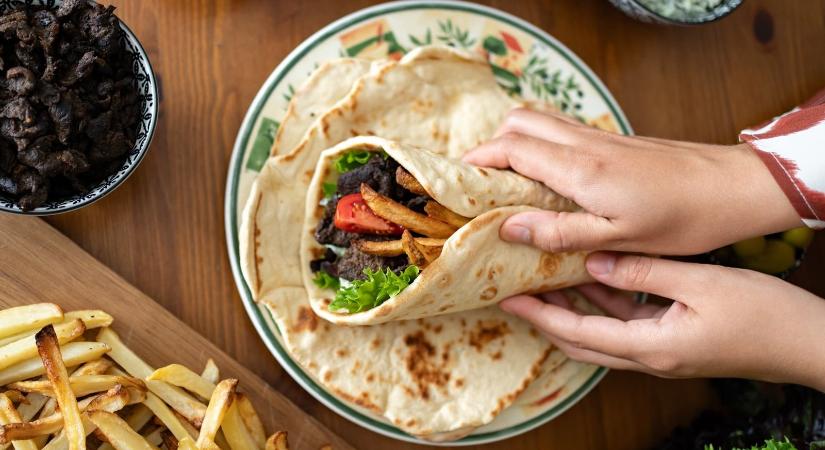 Gyros, a világhírű görög kedvenc – Csenge és Flóra világkonyhája