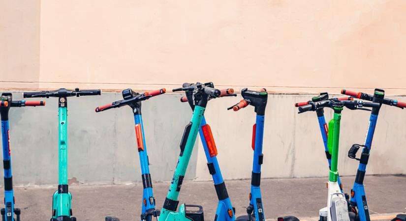 Lépett a főváros: végleg betiltották az elektromos rollereket