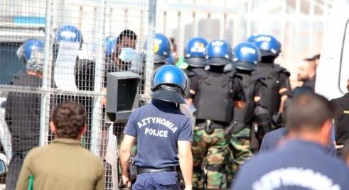 Elegük van az embereknek a migránsokból Cipruson