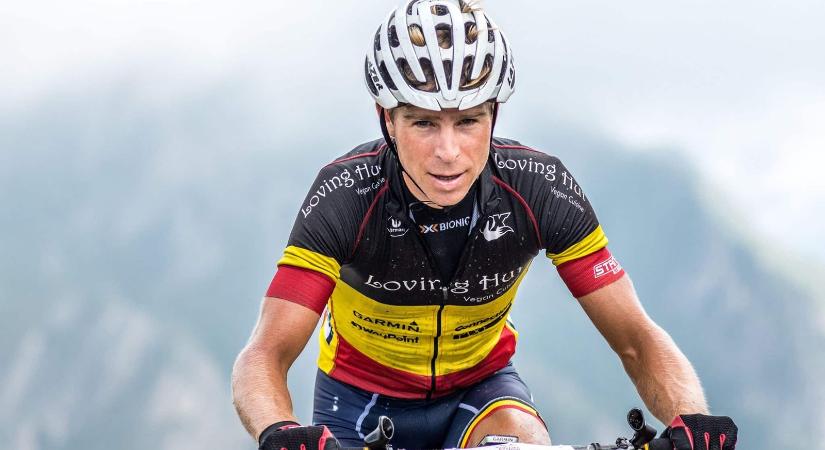 Vegán kerékpáros nyerte Európa egyik legkeményebb mountain bike versenyét