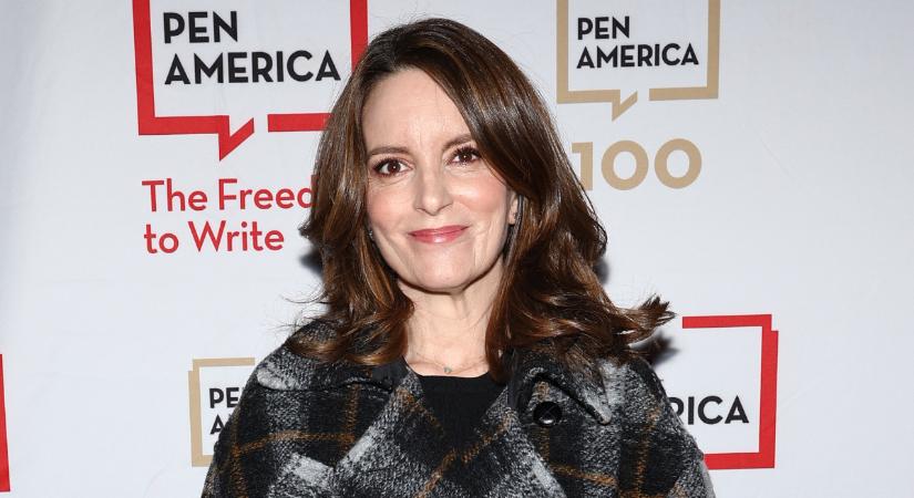 A Párterápia csinos színésznője irtó sikkes a való életben: az 52 éves Tina Fey stílusérzéke csalhatatlan