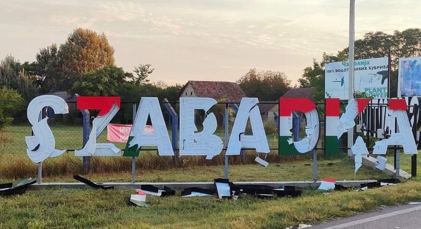Tombol a magyar gyűlölet? Miután Kárpátalján betiltották a himnuszunkat, több Szabadka feliratot is szétvertek a Vajdaságban