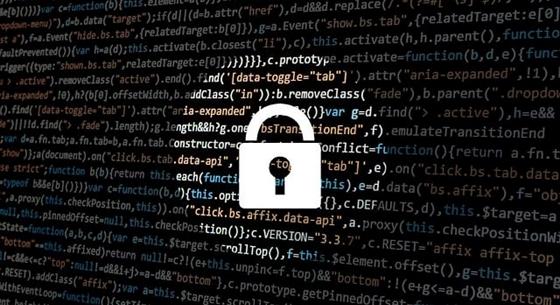 Brit védelmi minisztérium: Az orosz katonai hírszerzés áll az újonnan bevetett androidos vírust fejlesztő hackercsoport mögött