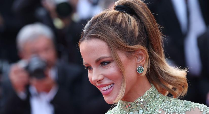 Kate Beckinsale szó szerint ragyogott az amfAR gála vörös szőnyegén