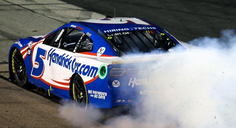 NASCAR: Kyle Larson jött ki győztesen a darlingtoni drámából