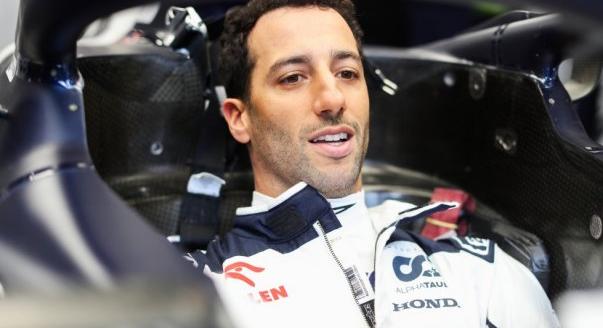 Csak Katarban térhet vissza Ricciardo?