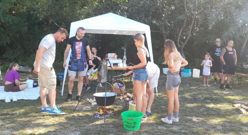 Húsz csapat állított bográcsot
