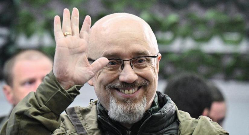Benyújtotta lemondását az ukrán védelmi miniszter