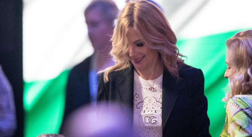 Ennyit kaszált Várkonyi Andrea csak osztalékból, de Szijjártó Péter felesége sem panaszkodhat