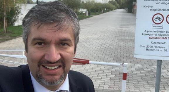 Hadházy Ákos újabb furcsán elszórt adóforintokról rántja le a leplet