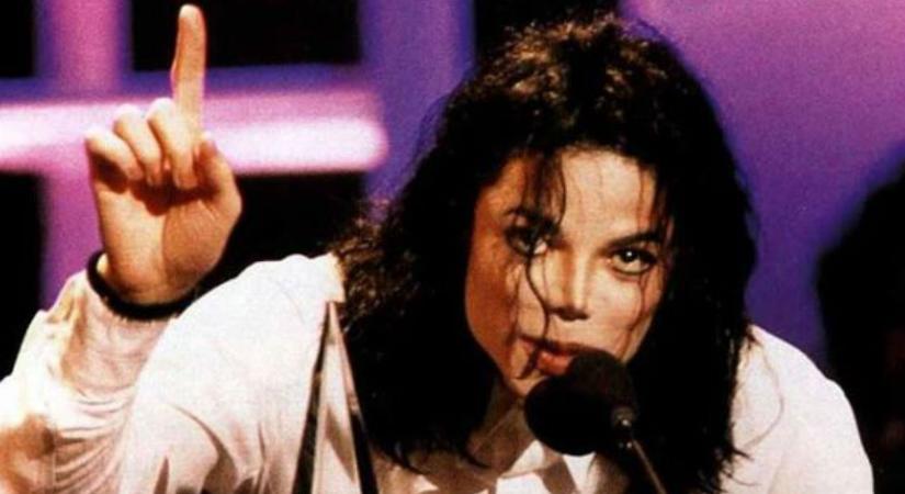 Michael Jackson félvakon, kopaszon, testszerte sérülésekkel várta a halált
