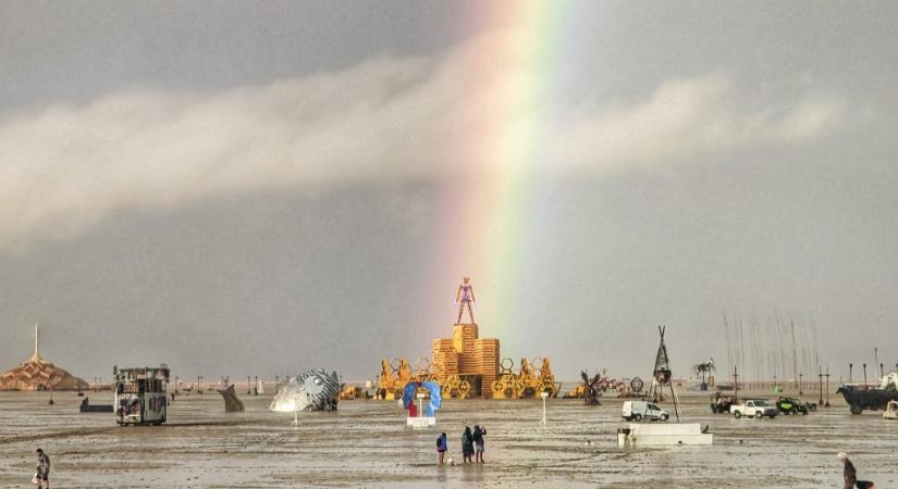A leggazdagabbak fesztiválja lett az ellenkulturális utópiaként induló Burning Man, amely az idén belefulladt a sárba
